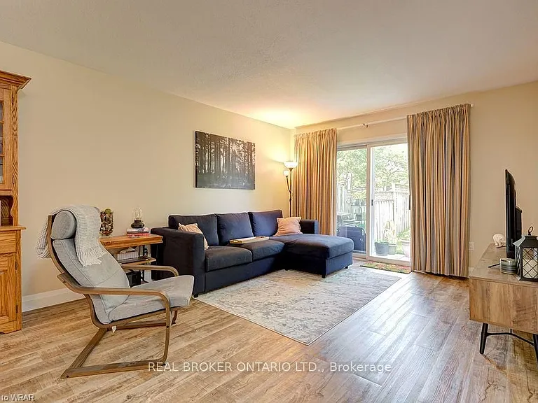 555 Mariner Dr — Photo 14
