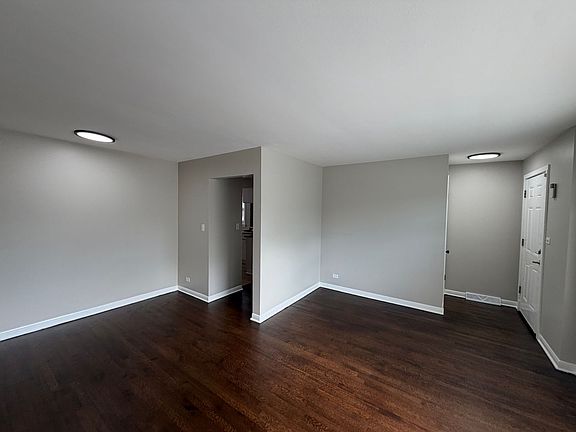 4th image of 9756 S Lowe Ave
