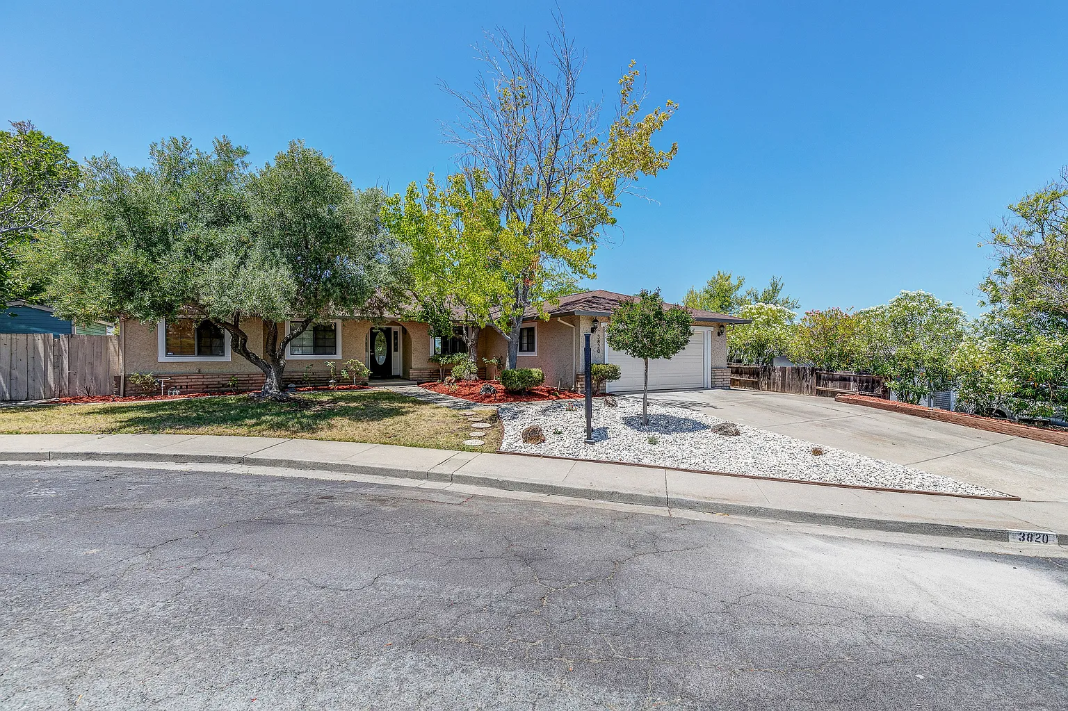 3820 Canterberry Pl photo 1