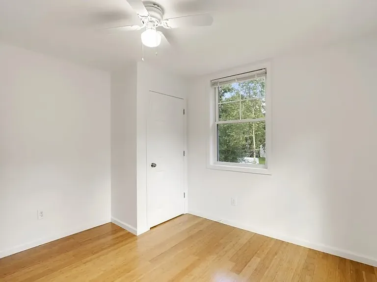 32 Brown St #32 — Photo 27