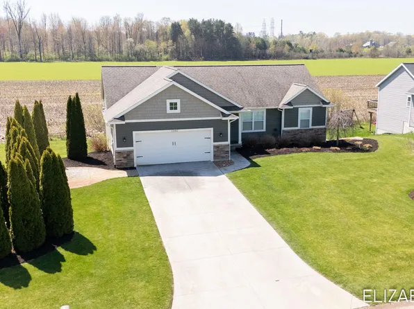 11682 Olive Lake Ct, West Olive, MI 49460