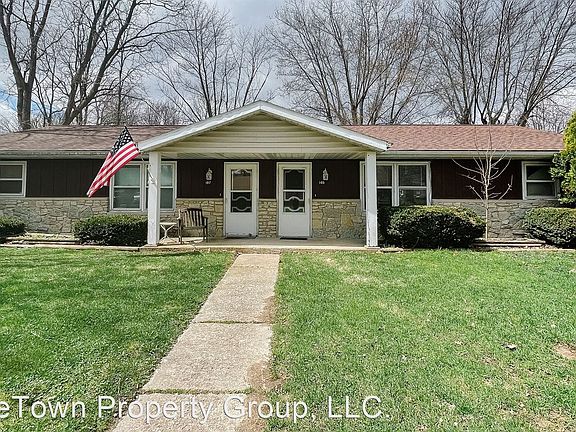 2nd image of 105 S Redwood Ln