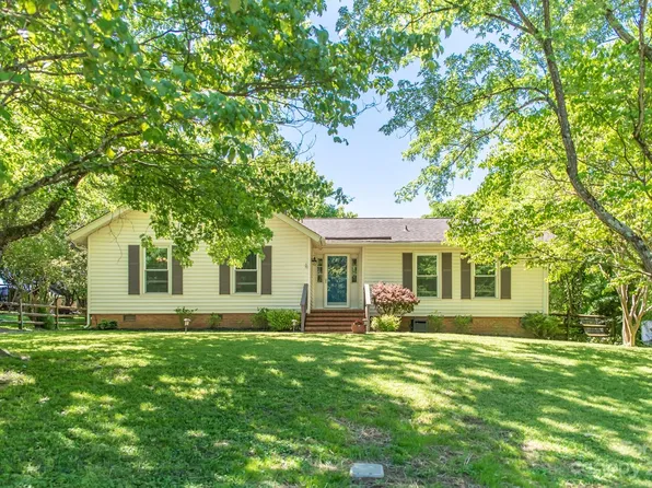 8217 Inverary Pl, Charlotte, NC 28226