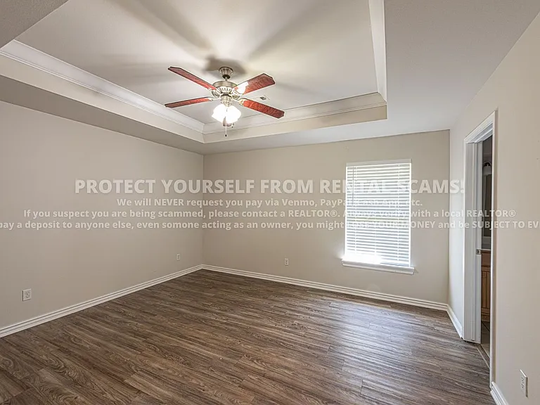 1674 N Hazeltine Dr — Photo 8