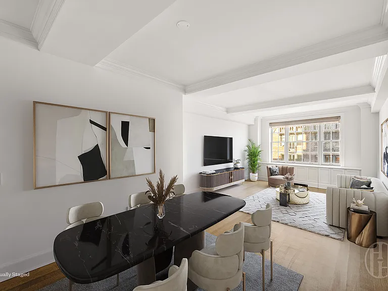28 E 10th St #10B — Photo 3