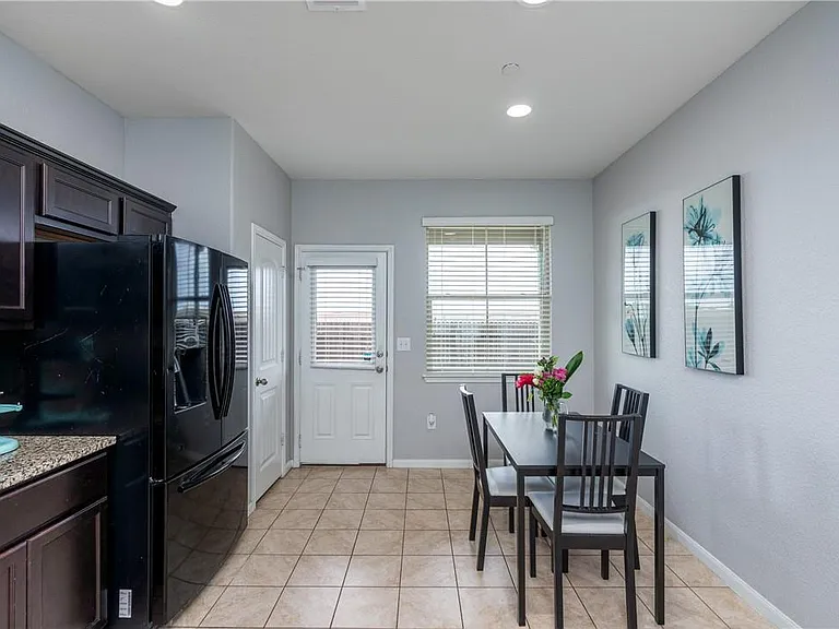 2880 Donnell Dr #3701 — Photo 4