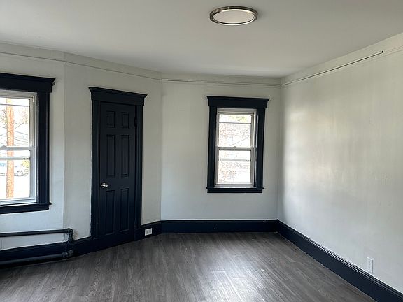 3rd image of 81 Bow St