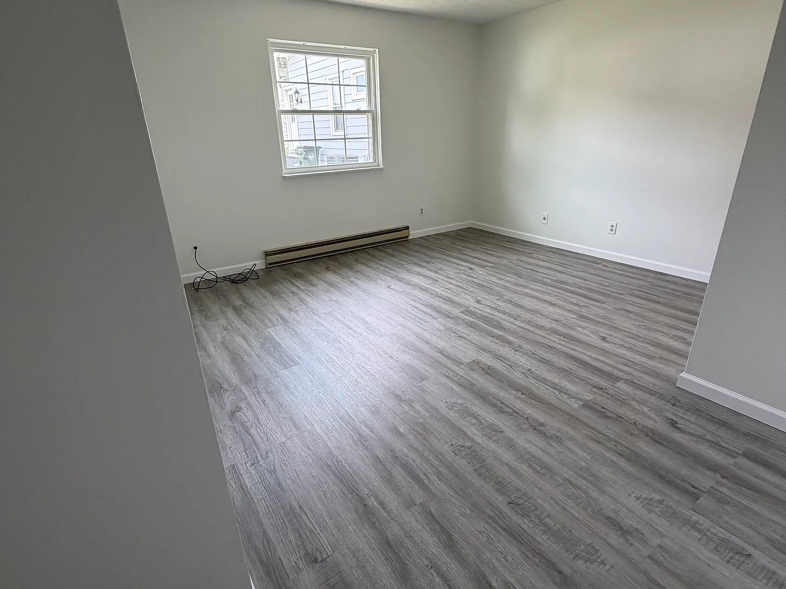 2 bed, 1100 sqft, $1,300 — Photo 4