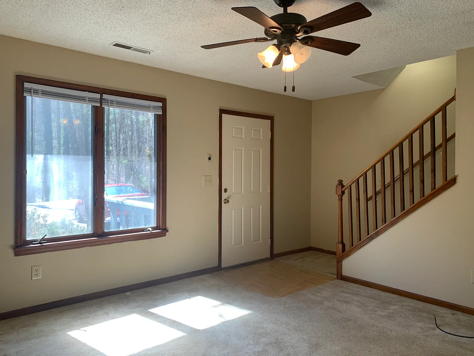 3 bed, $1,600 — Photo 3