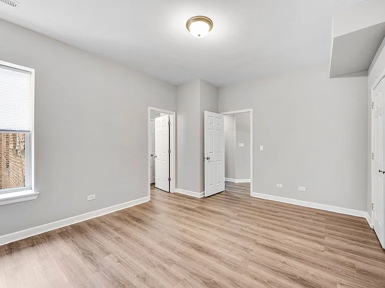 4145 S Michigan Ave #2 — Photo 6