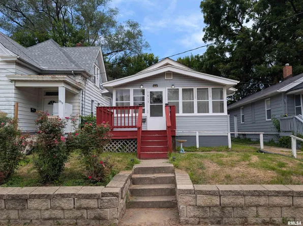 1013 W Hanssler Pl, Peoria, IL 61604