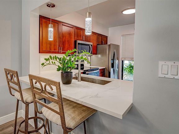 4th image of 3084 S Oakland Forest Drive #1405