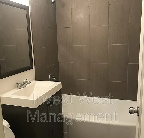 224 Cypress St — Photo 7