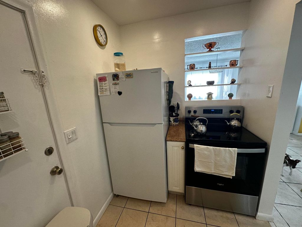 330 S CYPRESS Road #610, photo 5