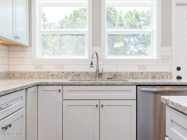 11502 Bellewood Garden Ct — Photo 39