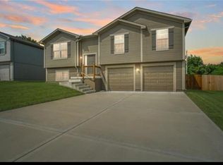 18906 E Lynchburg Pl N, Independence, MO 64058