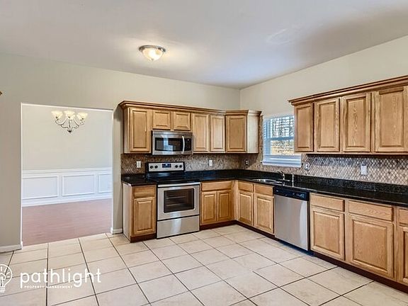 5th image of 400 Trousseau Ln