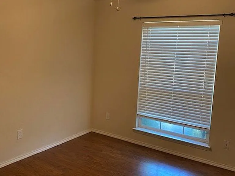 4807 Fordham St — Photo 6