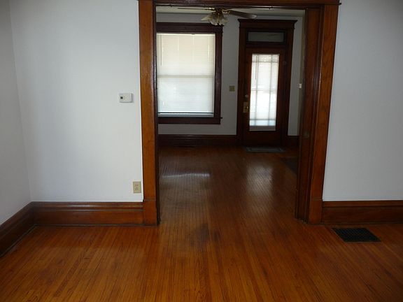 5th image of 2663 Indianola Ave
