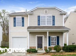 8237 Ainsworth St, Charlotte, NC 28216