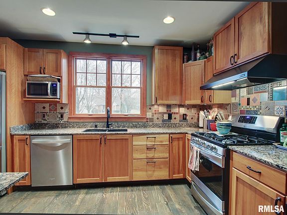 4th image of 2210 Jersey St