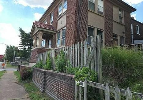 2nd image of 2901 Meramec St