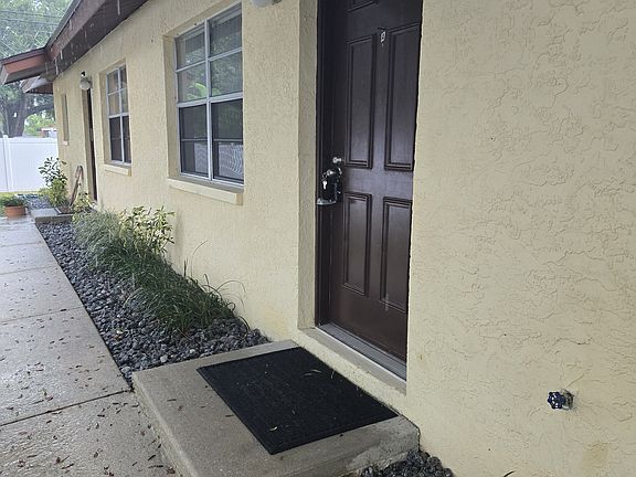 2nd image of 615 2nd Ave NE APT B