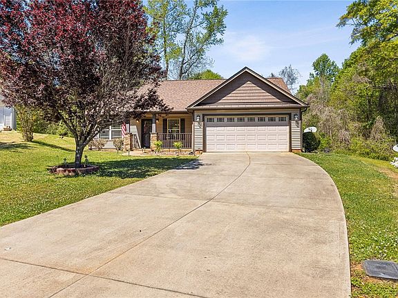 2nd image of 113 Crofton Ct