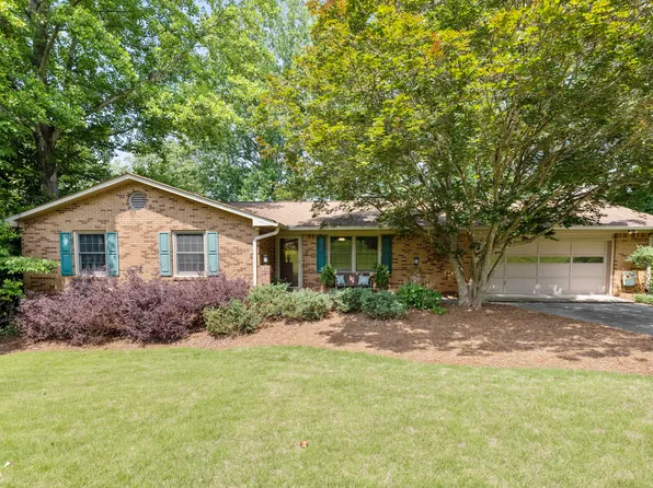 290 Cochran Dr, Gainesville, GA 30506