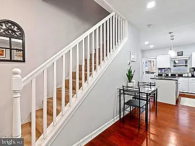324 Oldham St — Photo 4