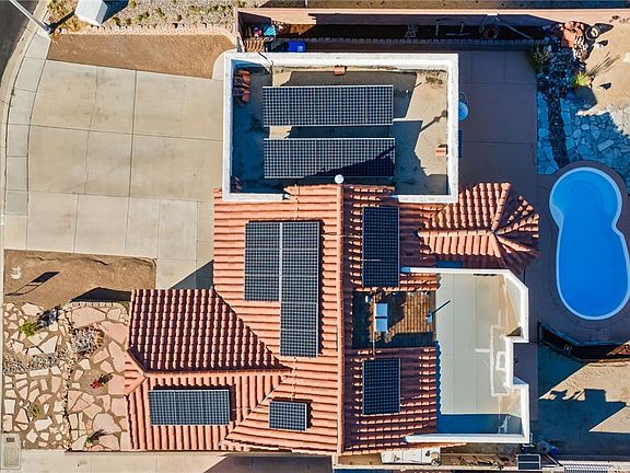 3rd image of 2822 La Palma Dr