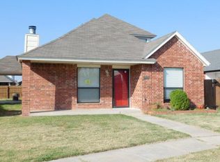 1426 SW 23rd St, Moore, OK 73170