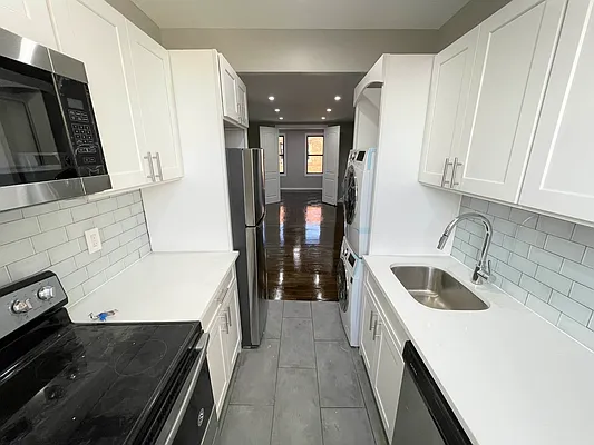 Rented by Bruma Realty LLC | media 7