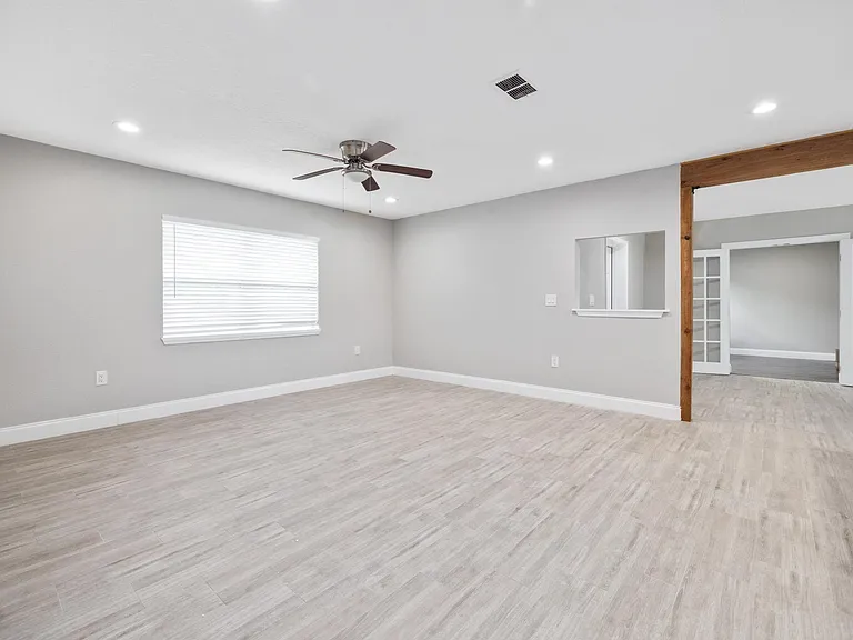 408 W Virginia Ave — Photo 9