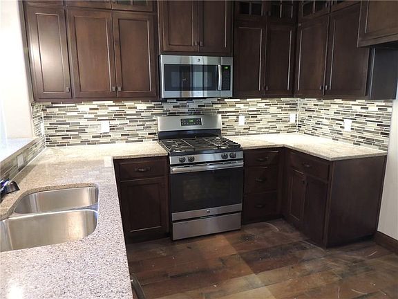 4th image of 11606 NW 121st St