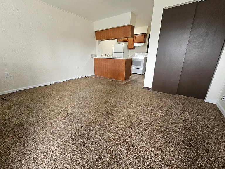 Tetherwood Apartments — Photo 21