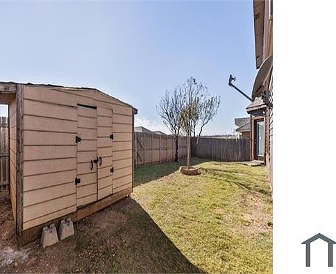 5th image of 413 Crown Oaks Dr