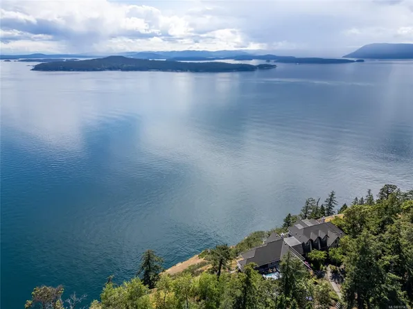 5919 Pirates Rd, Southern Gulf Islands, BC V0N 2M2