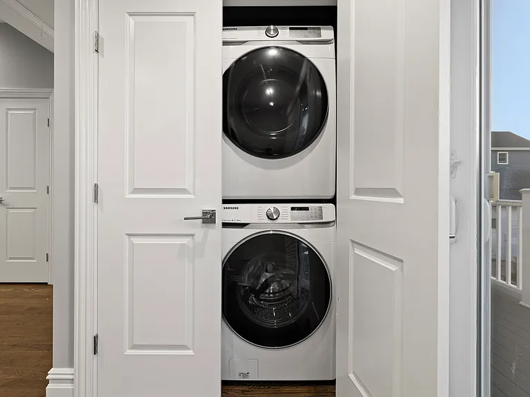 88 Oregon St — Photo 13