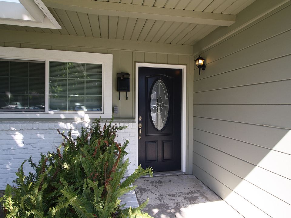 1st image of 2101 Carlotta Dr