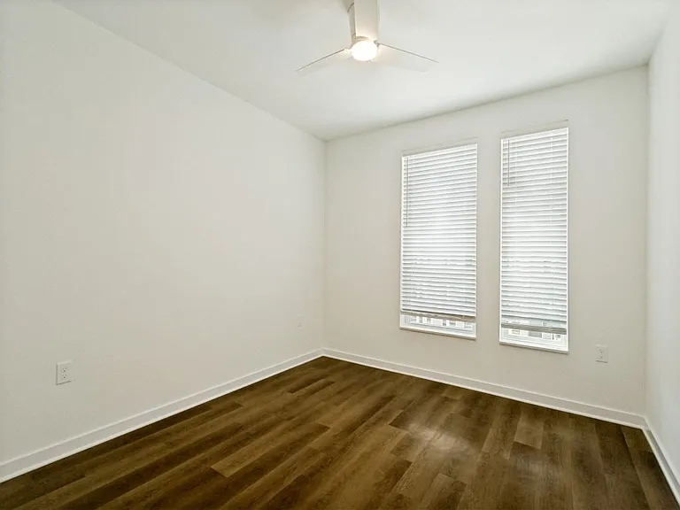 Crestview Heights — Photo 9