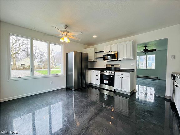 4th image of 7063 Lake Rd