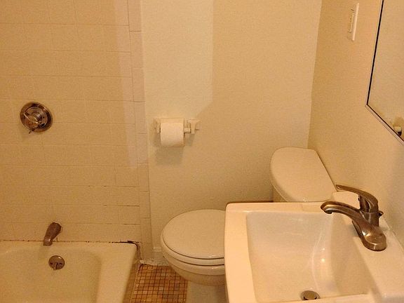 3rd image of 49 S Huntington Ave APT B1