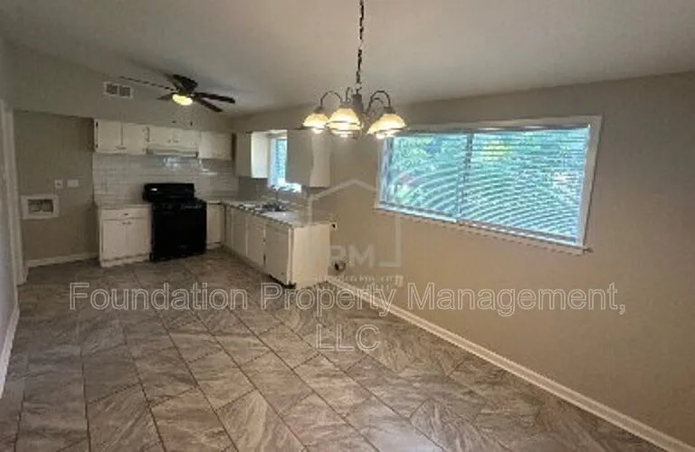 2237 Gayle Ave — Photo 5