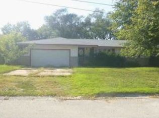 1301 S 7th St, Clinton, MO 64735