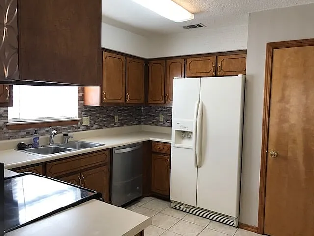 2986 Windsor Cir — Photo 4