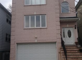 510 William St, Harrison, NJ 07029