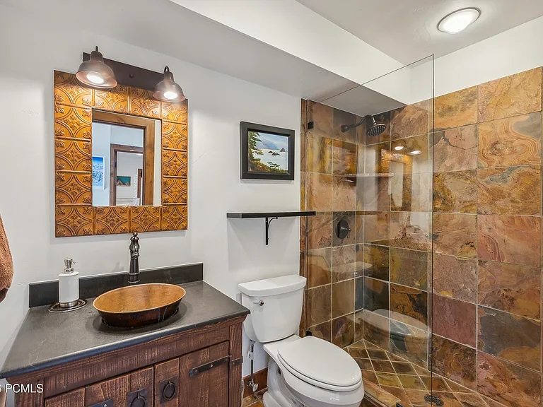 7240 Buckboard Dr — Photo 20
