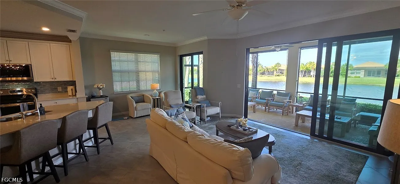 3 bed, 2.0 bath, 1722 sqft, $7,300 — Photo 2