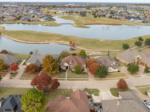 2509 Waters Edge Dr, Granbury, TX 76048